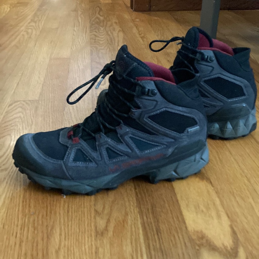 Men’s La Sportiva size 9